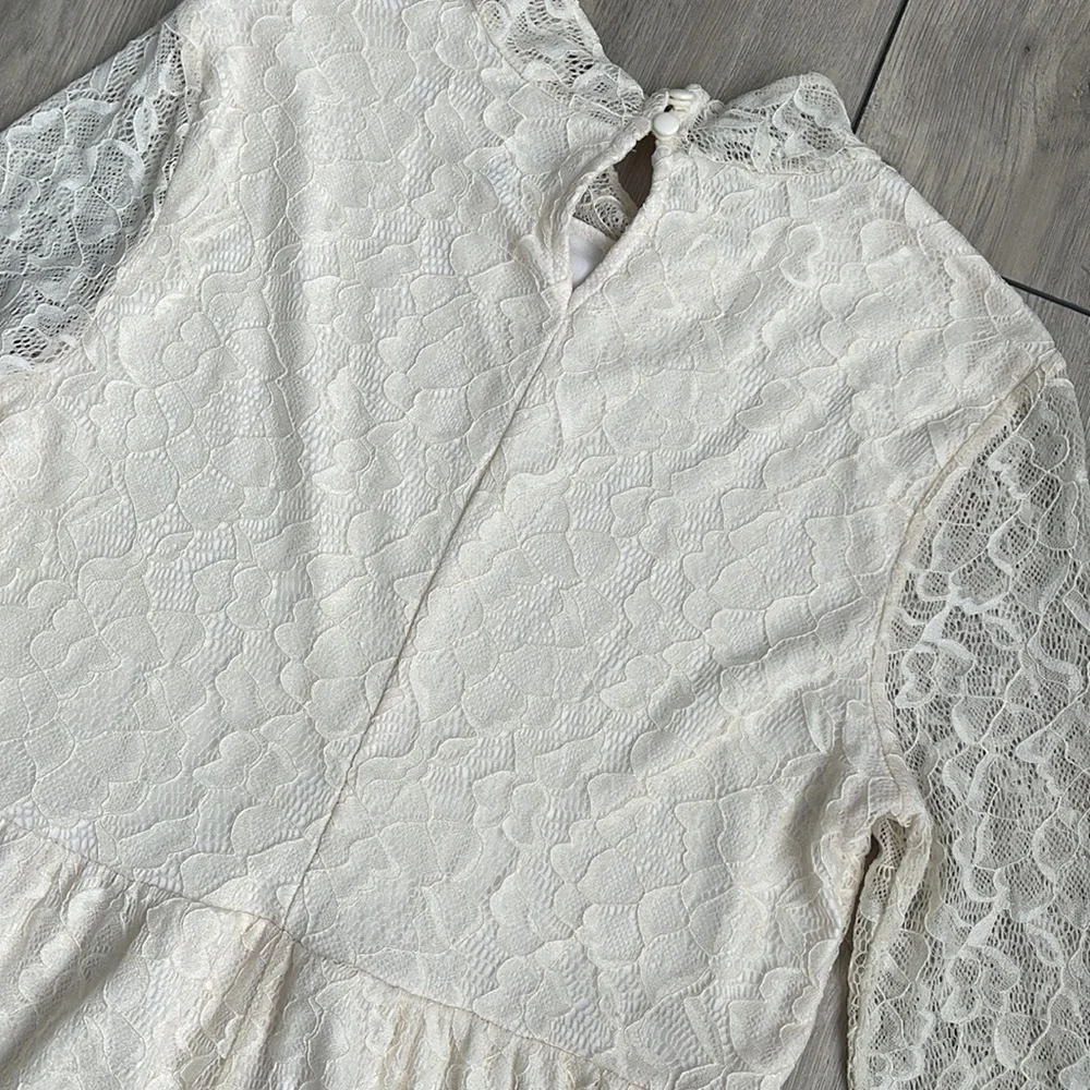 Art Class Girl Cream / Gold Stretch Lace Dress Size XL (14/16)
